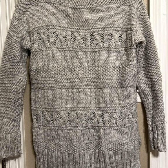 American Eagle Cable Knit Oversized Small Sweater - Picture 4 of 4